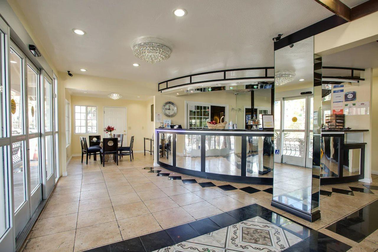 Best Inn & Suites Buena Park Luaran gambar
