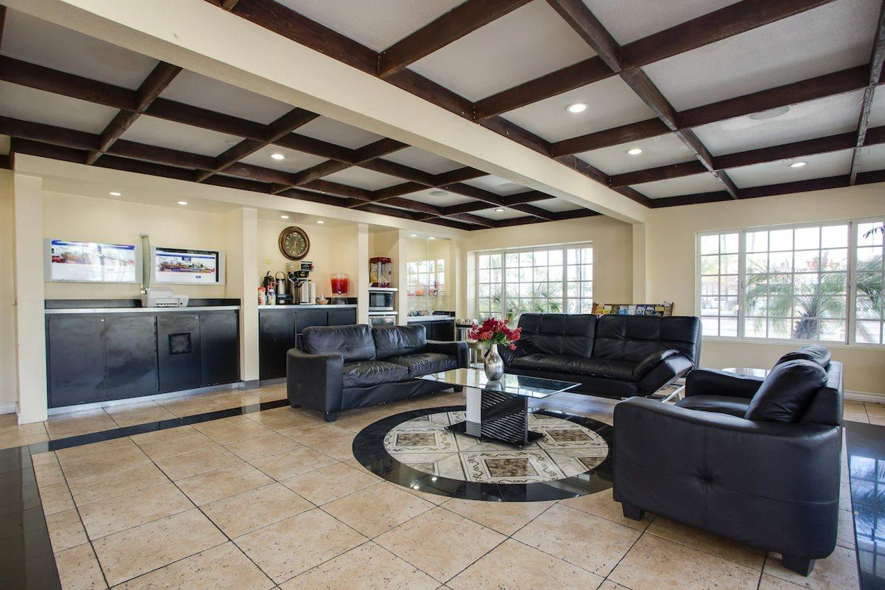 Best Inn & Suites Buena Park Luaran gambar