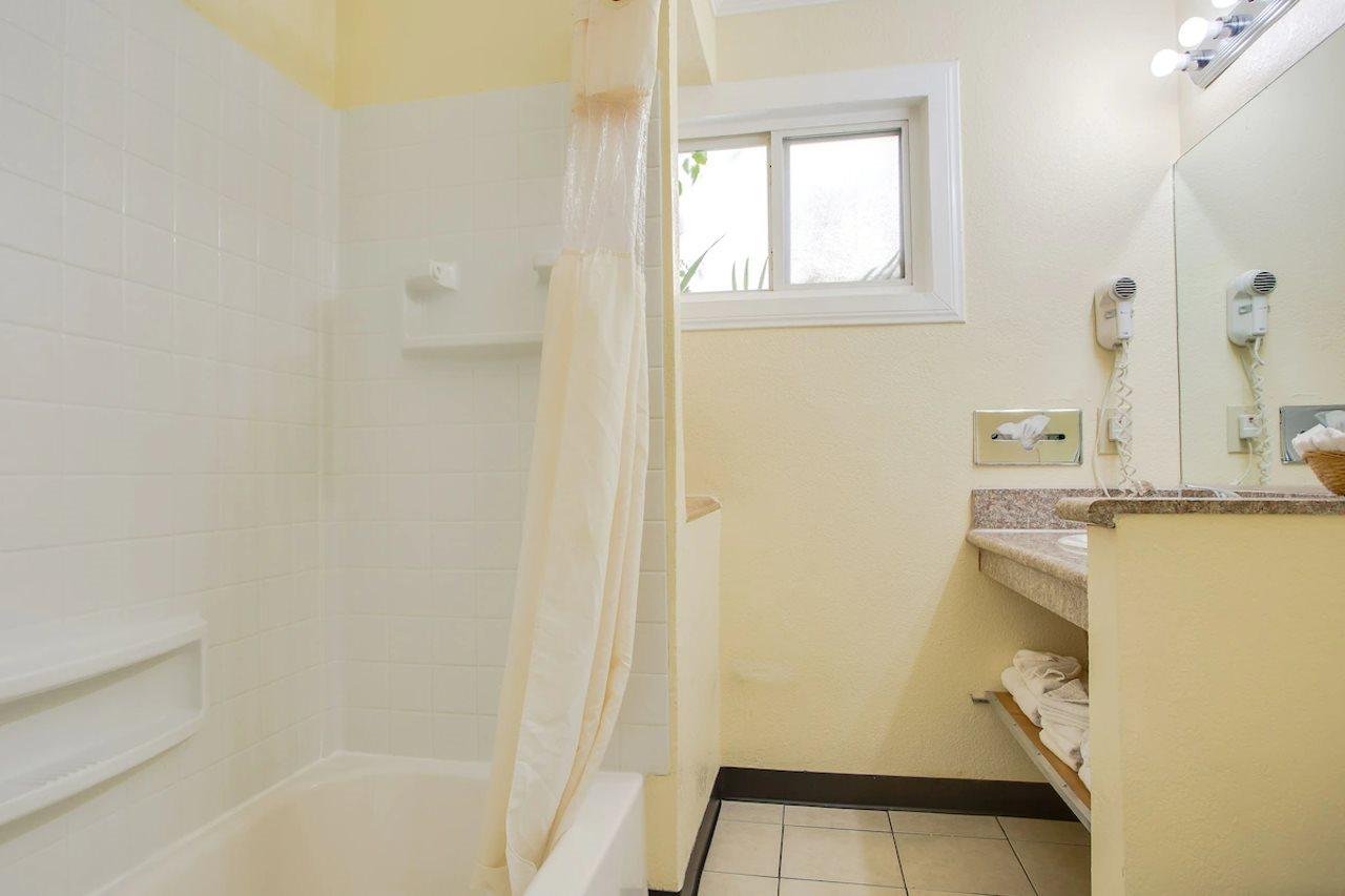 Best Inn & Suites Buena Park Luaran gambar