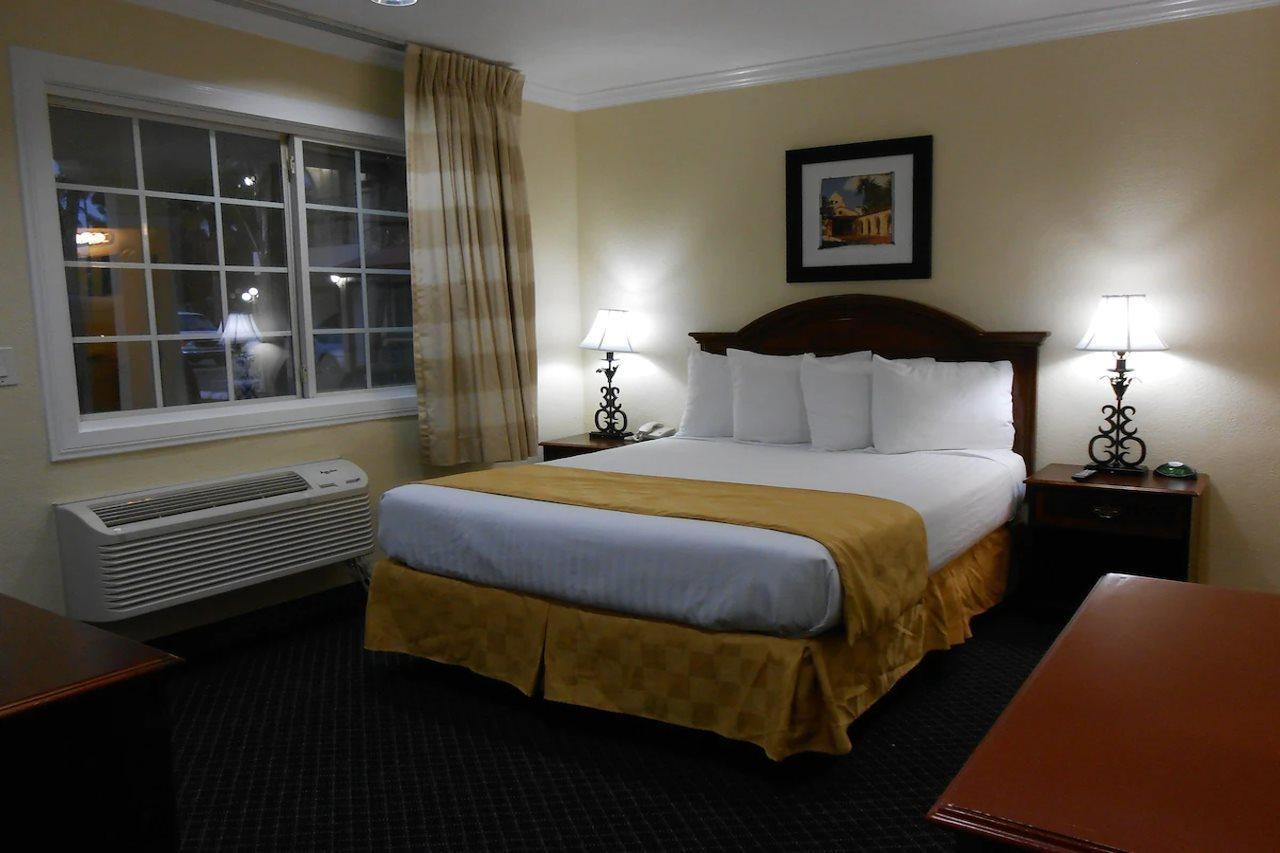 Best Inn & Suites Buena Park Luaran gambar