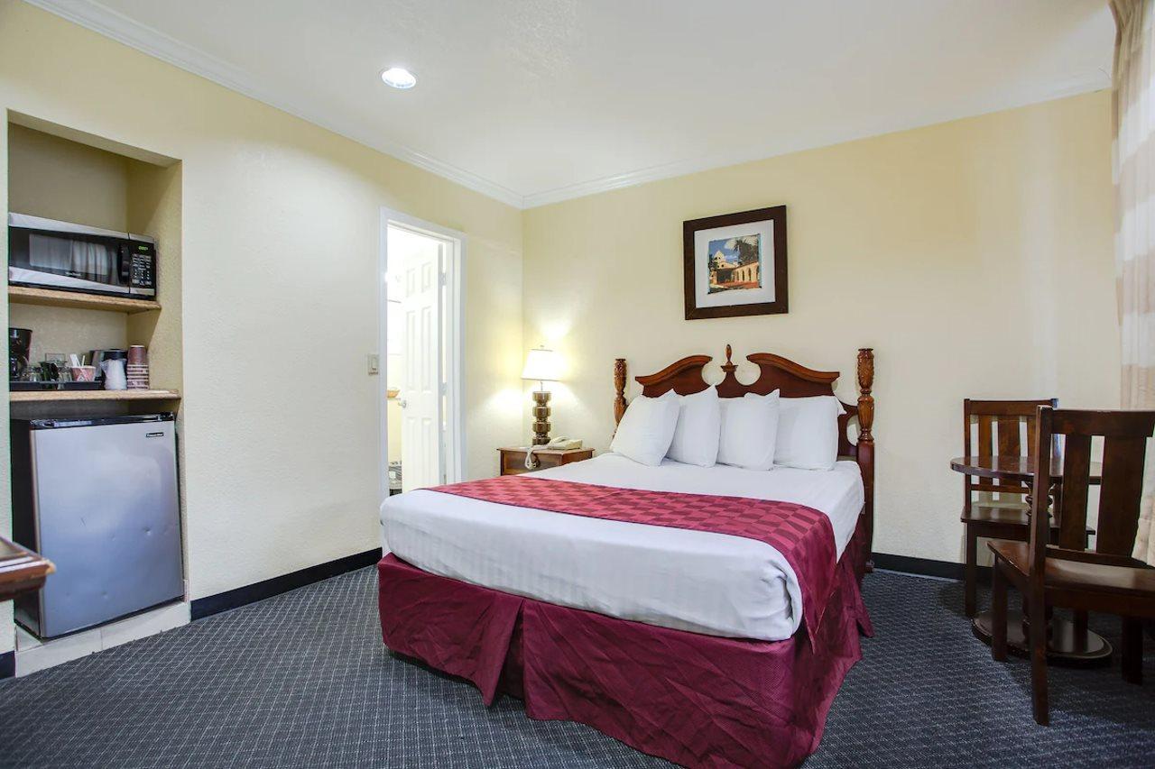 Best Inn & Suites Buena Park Luaran gambar