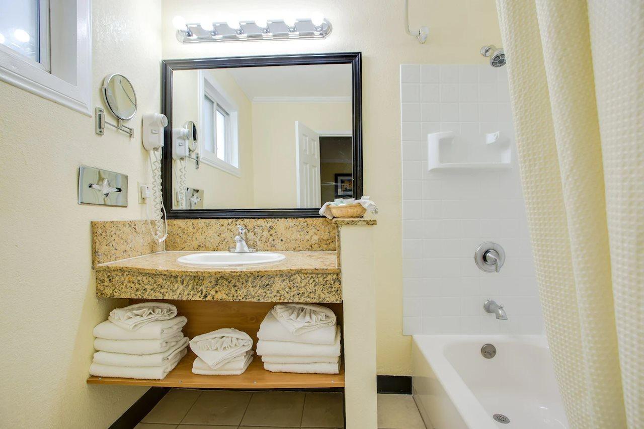 Best Inn & Suites Buena Park Luaran gambar