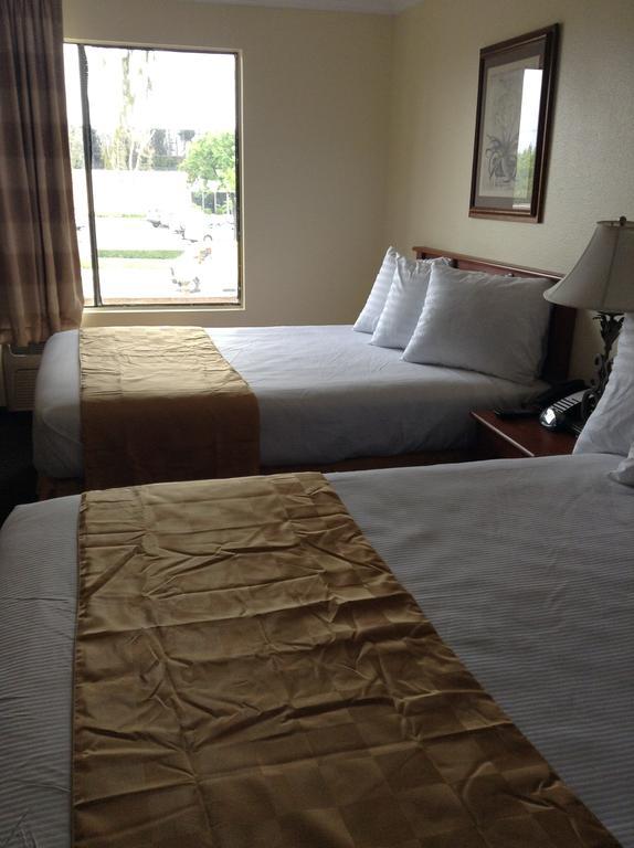Best Inn & Suites Buena Park Luaran gambar